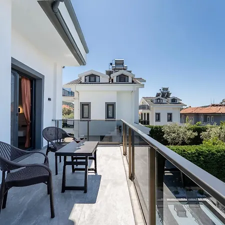 ヴィラ Luxury In The Center Of Hisaronu