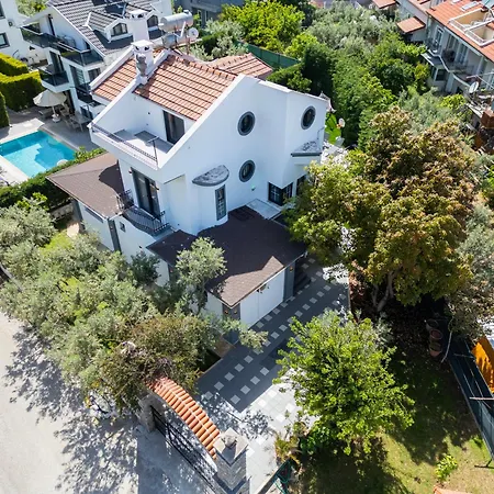 Luxury In The Center Of Hisaronu 别墅 费特希耶