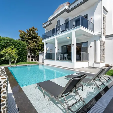 וילה Luxury In The Center Of Hisaronu פאטהיה