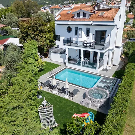 别墅 Luxury In The Center Of Hisaronu *