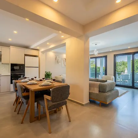 Luxury In The Center Of Hisaronu 别墅 费特希耶