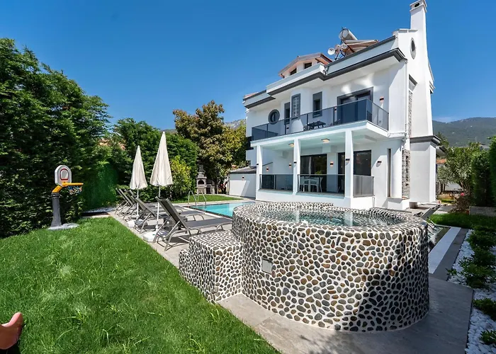 Luxury In The Center Of Hisaronu *